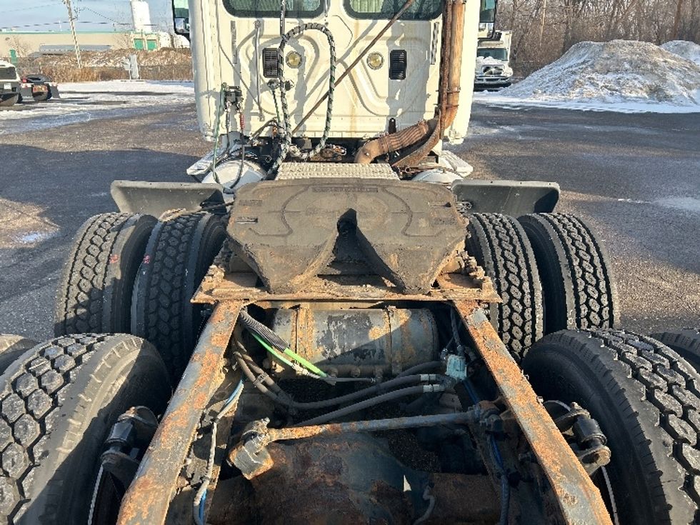 Day Cab Tractor-Heavy Duty Tractors-Freightliner-2012-Cascadia 12564ST-Roseville-MN-407,658\n\t\tmiles-$ 12,000 - Image 6