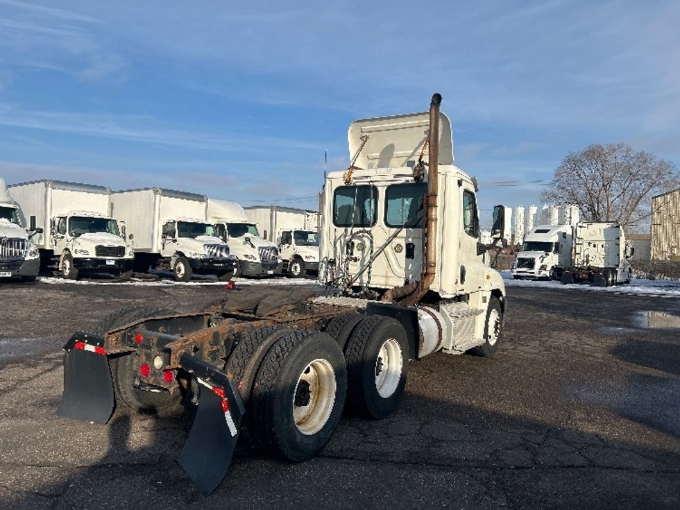 Day Cab Tractor-Heavy Duty Tractors-Freightliner-2012-Cascadia 12564ST-Roseville-MN-407,658\n\t\tmiles-$ 12,000 - Image 7