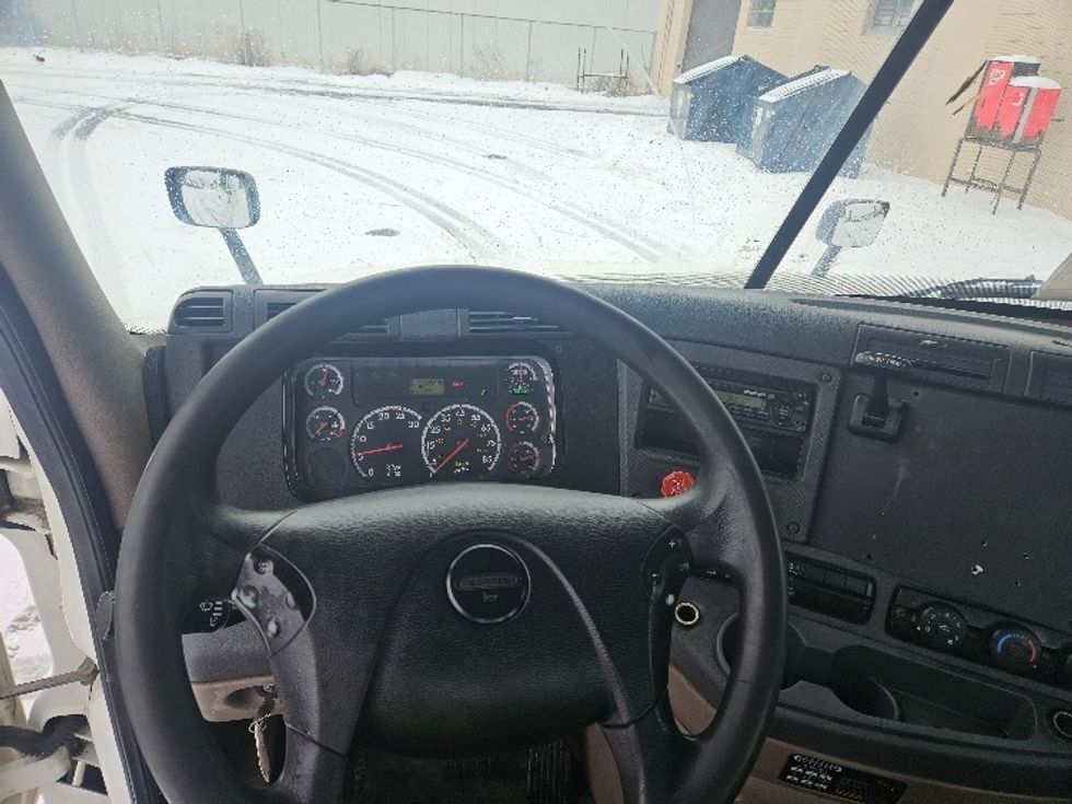 Day Cab Tractor-Heavy Duty Tractors-Freightliner-2012-Cascadia 12564ST-Roseville-MN-515,922\n\t\tmiles-$ 12,000 - Image 11