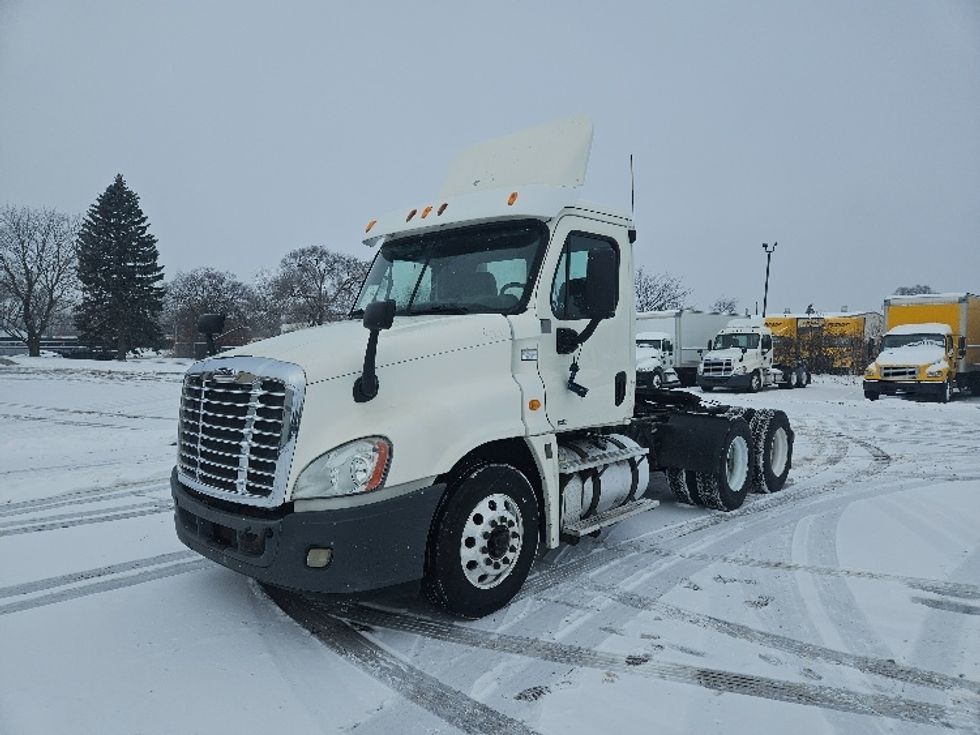 Day Cab Tractor-Heavy Duty Tractors-Freightliner-2012-Cascadia 12564ST-Roseville-MN-515,922\n\t\tmiles-$ 12,000 - Image 3