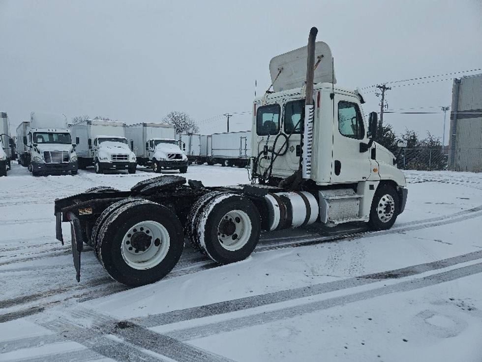 Day Cab Tractor-Heavy Duty Tractors-Freightliner-2012-Cascadia 12564ST-Roseville-MN-515,922\n\t\tmiles-$ 12,000 - Image 7