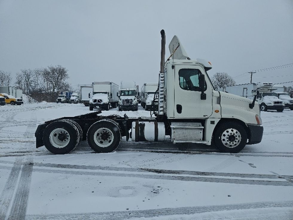 Day Cab Tractor-Heavy Duty Tractors-Freightliner-2012-Cascadia 12564ST-Roseville-MN-515,922\n\t\tmiles-$ 12,000 - Image 8