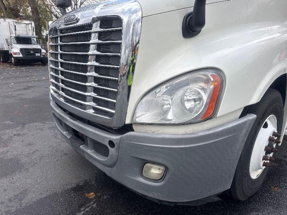 Day Cab Tractor-Heavy Duty Tractors-Freightliner-2012-Cascadia 12564ST-Tukwila-WA-412,869\n\t\tmiles-$ 12,000 - Image 19