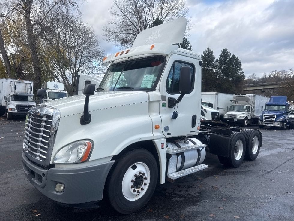 Day Cab Tractor-Heavy Duty Tractors-Freightliner-2012-Cascadia 12564ST-Tukwila-WA-412,869\n\t\tmiles-$ 12,000 - Image 3