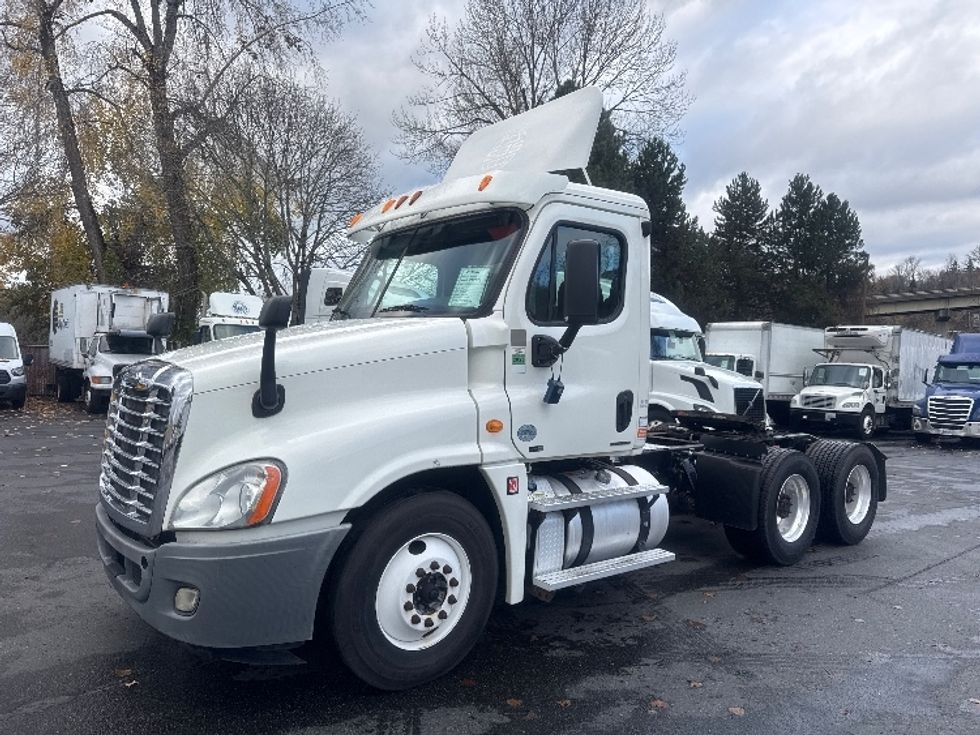 Day Cab Tractor-Heavy Duty Tractors-Freightliner-2012-Cascadia 12564ST-Tukwila-WA-412,869\n\t\tmiles-$ 12,000 - Image 5