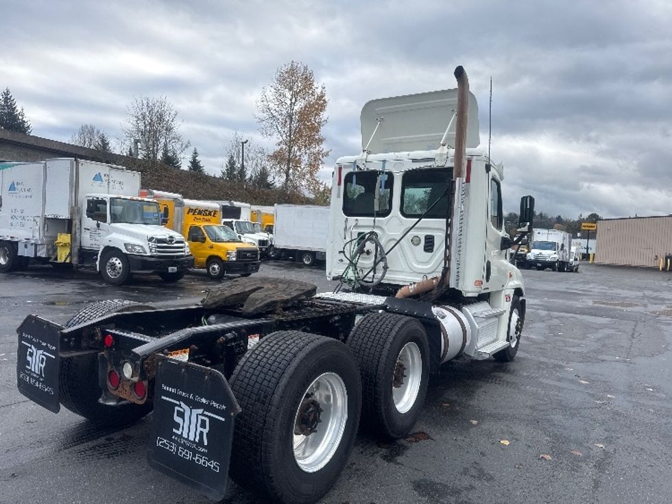 Day Cab Tractor-Heavy Duty Tractors-Freightliner-2012-Cascadia 12564ST-Tukwila-WA-412,869\n\t\tmiles-$ 12,000 - Image 7