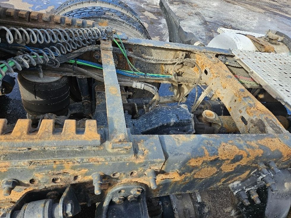 Day Cab Tractor-Heavy Duty Tractors-Freightliner-2013-Cascadia 11364ST-Brooklyn Park-MN-388,403\n\t\tmiles-$ 11,750 - Image 19