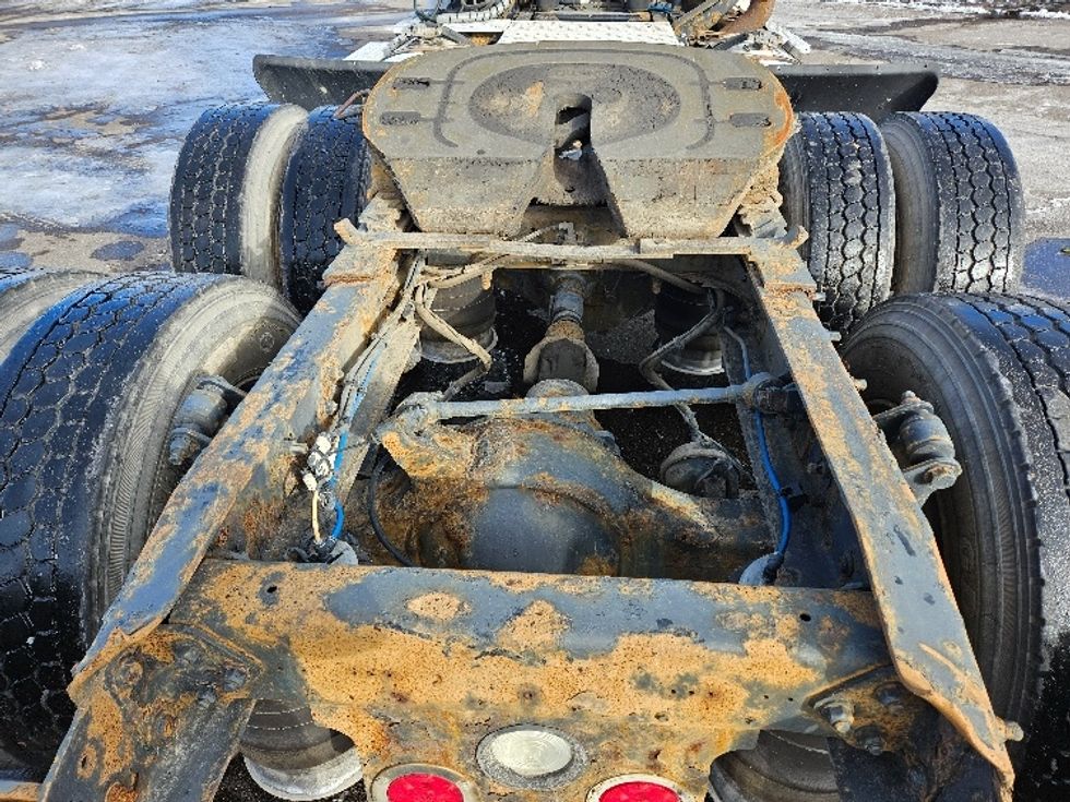 Day Cab Tractor-Heavy Duty Tractors-Freightliner-2013-Cascadia 11364ST-Brooklyn Park-MN-388,403\n\t\tmiles-$ 11,750 - Image 6