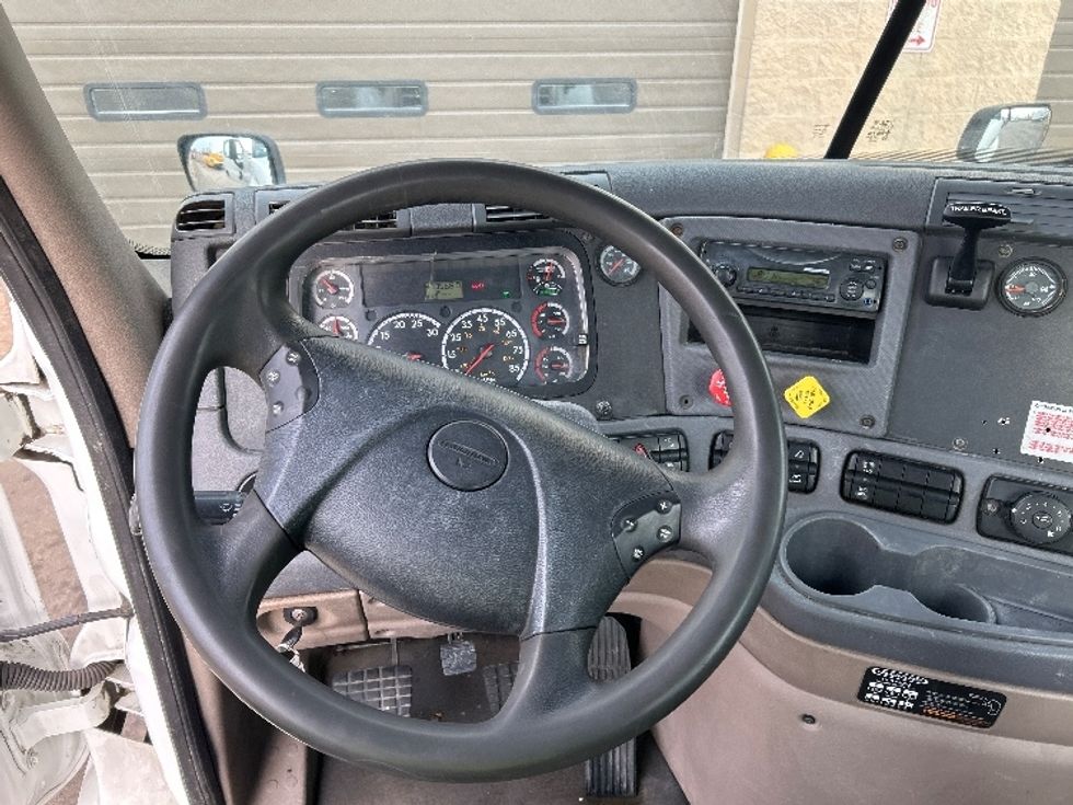 Day Cab Tractor-Heavy Duty Tractors-Freightliner-2013-Cascadia 11364ST-Brooklyn Park-MN-473,565\n\t\tmiles-$ 11,750 - Image 11