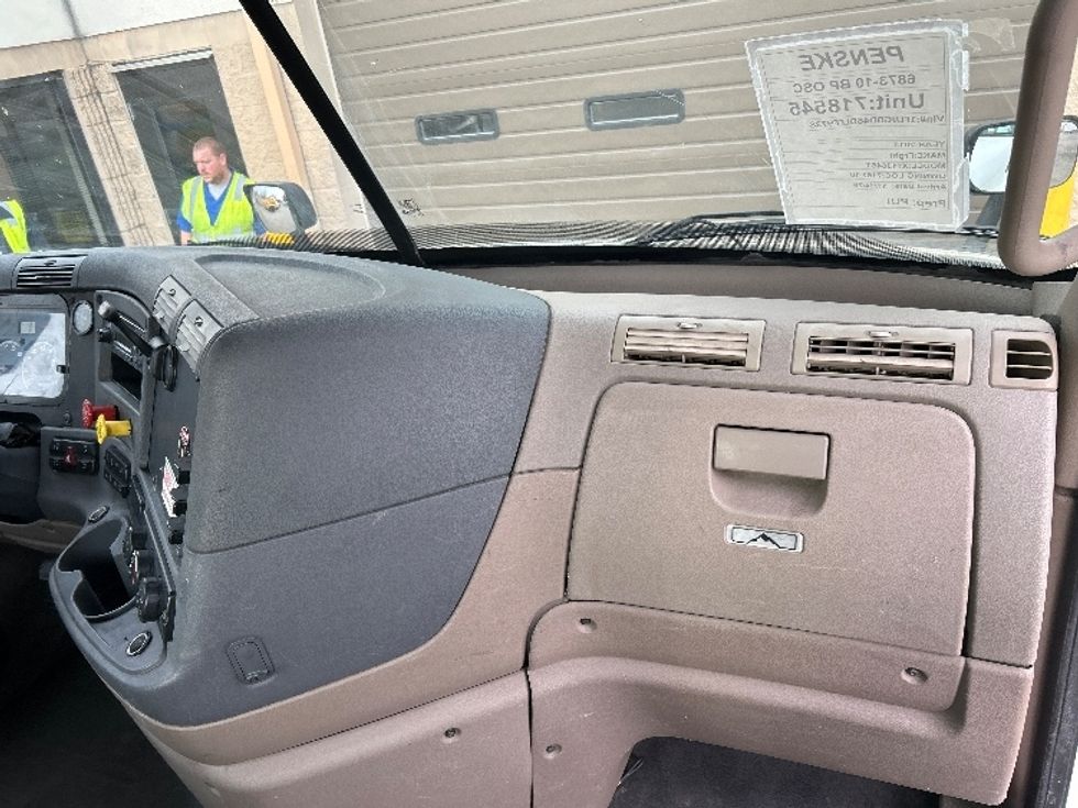 Day Cab Tractor-Heavy Duty Tractors-Freightliner-2013-Cascadia 11364ST-Brooklyn Park-MN-473,565\n\t\tmiles-$ 11,750 - Image 13