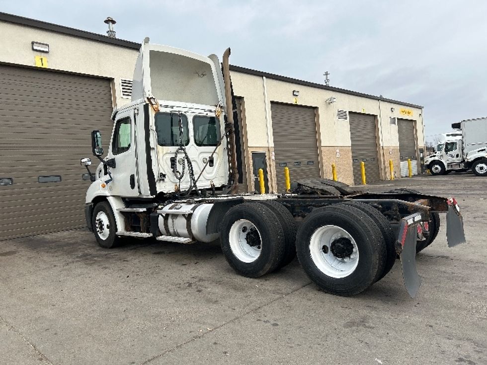 Day Cab Tractor-Heavy Duty Tractors-Freightliner-2013-Cascadia 11364ST-Brooklyn Park-MN-473,565\n\t\tmiles-$ 11,750 - Image 5