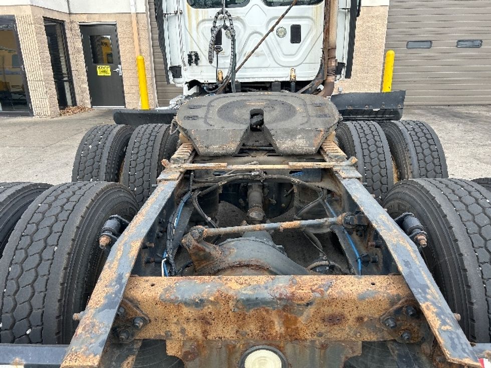 Day Cab Tractor-Heavy Duty Tractors-Freightliner-2013-Cascadia 11364ST-Brooklyn Park-MN-473,565\n\t\tmiles-$ 11,750 - Image 6