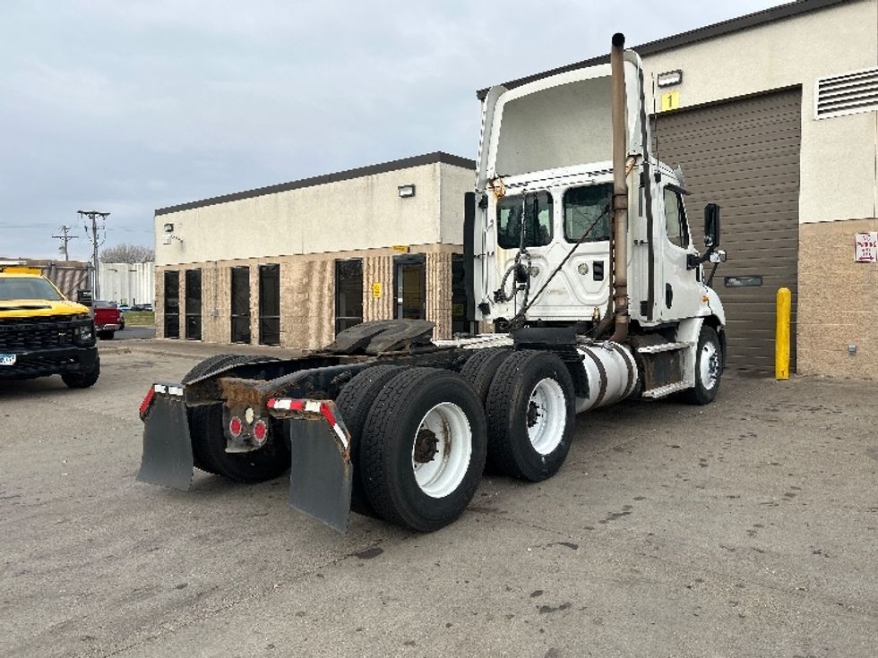 Day Cab Tractor-Heavy Duty Tractors-Freightliner-2013-Cascadia 11364ST-Brooklyn Park-MN-473,565\n\t\tmiles-$ 11,750 - Image 7