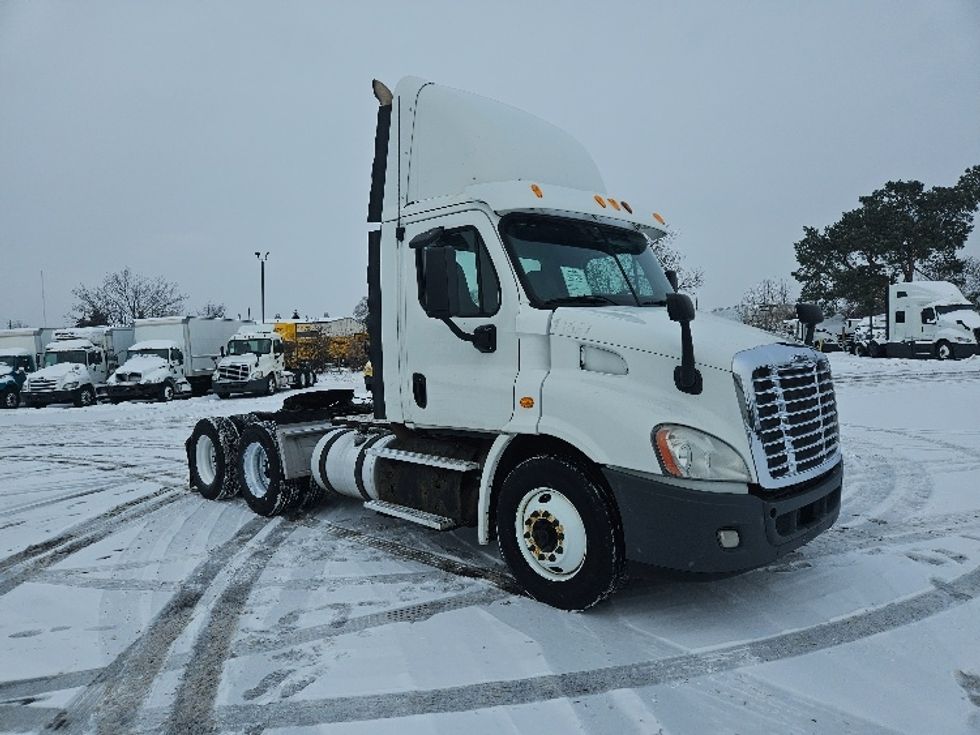 Day Cab Tractor-Heavy Duty Tractors-Freightliner-2013-Cascadia 11364ST-Brooklyn Park-MN-475,957\n\t\tmiles-$ 11,750 - Image 1
