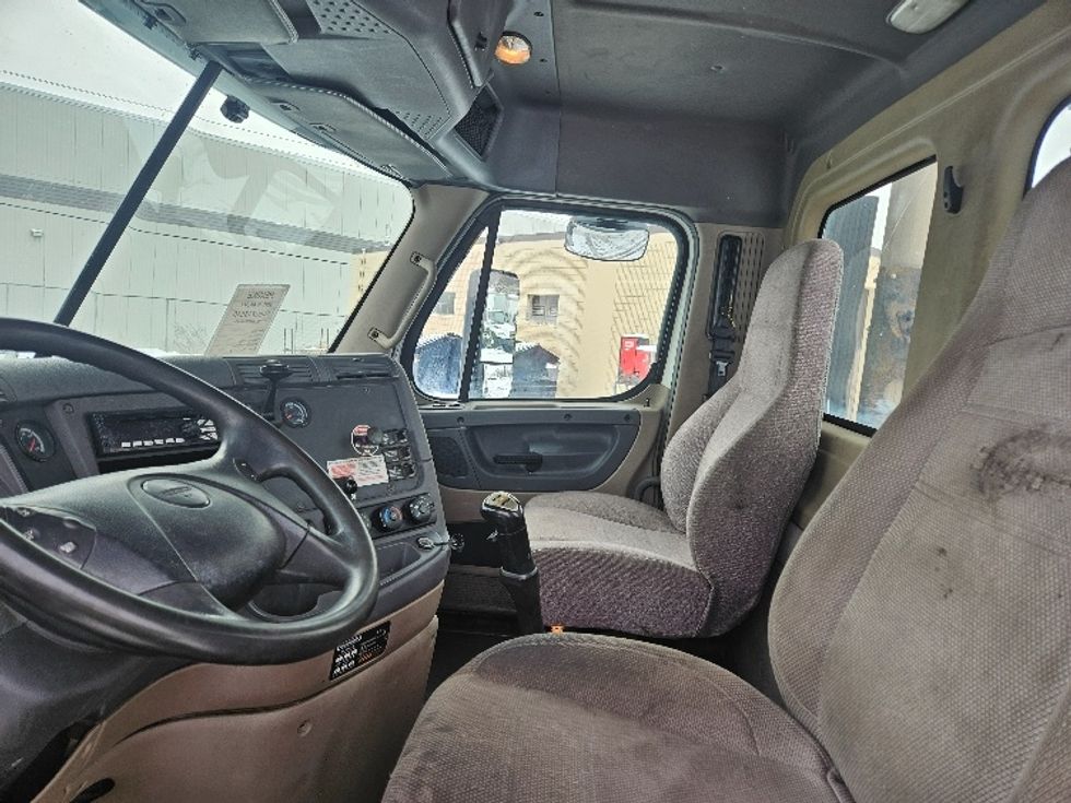Day Cab Tractor-Heavy Duty Tractors-Freightliner-2013-Cascadia 11364ST-Brooklyn Park-MN-475,957\n\t\tmiles-$ 11,750 - Image 10
