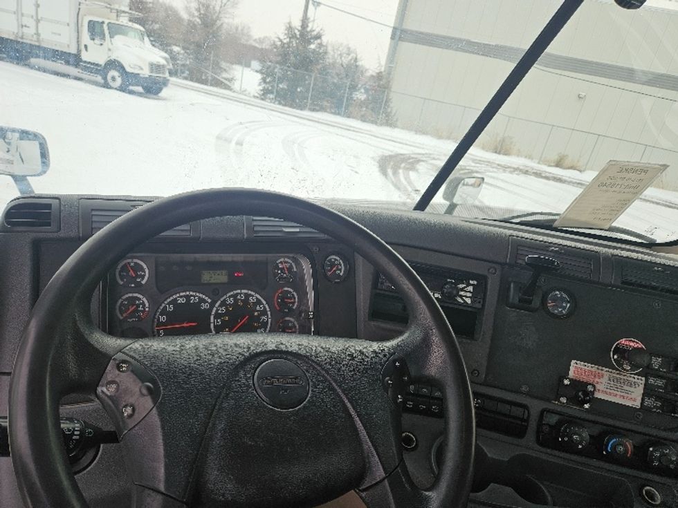 Day Cab Tractor-Heavy Duty Tractors-Freightliner-2013-Cascadia 11364ST-Brooklyn Park-MN-475,957\n\t\tmiles-$ 11,750 - Image 11