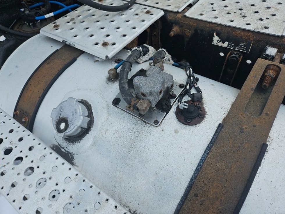 Day Cab Tractor-Heavy Duty Tractors-Freightliner-2013-Cascadia 11364ST-Brooklyn Park-MN-475,957\n\t\tmiles-$ 11,750 - Image 18