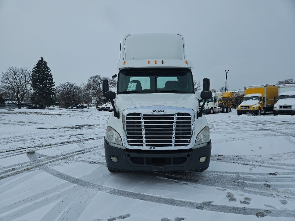 Day Cab Tractor-Heavy Duty Tractors-Freightliner-2013-Cascadia 11364ST-Brooklyn Park-MN-475,957\n\t\tmiles-$ 11,750 - Image 2