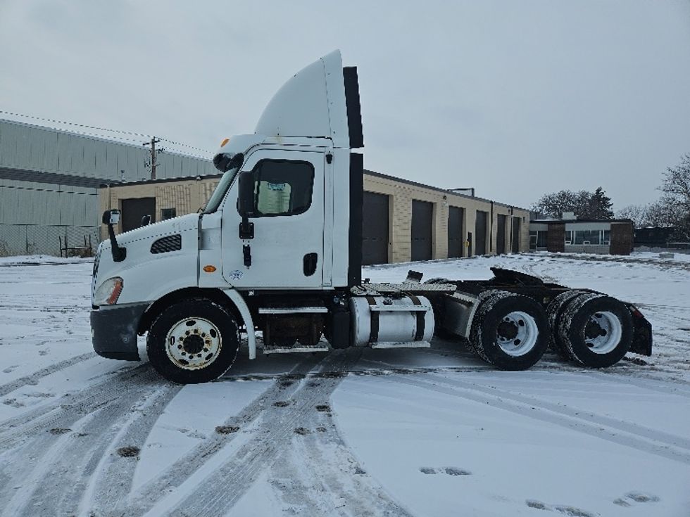 Day Cab Tractor-Heavy Duty Tractors-Freightliner-2013-Cascadia 11364ST-Brooklyn Park-MN-475,957\n\t\tmiles-$ 11,750 - Image 4