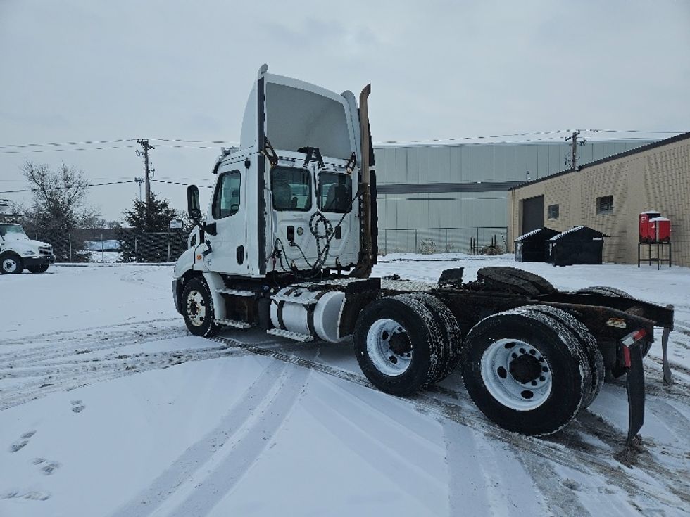 Day Cab Tractor-Heavy Duty Tractors-Freightliner-2013-Cascadia 11364ST-Brooklyn Park-MN-475,957\n\t\tmiles-$ 11,750 - Image 5