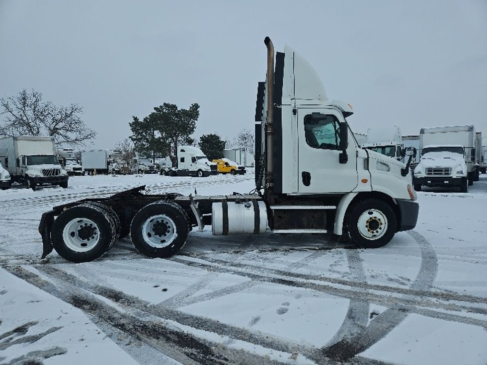 Day Cab Tractor-Heavy Duty Tractors-Freightliner-2013-Cascadia 11364ST-Brooklyn Park-MN-475,957\n\t\tmiles-$ 11,750 - Image 8