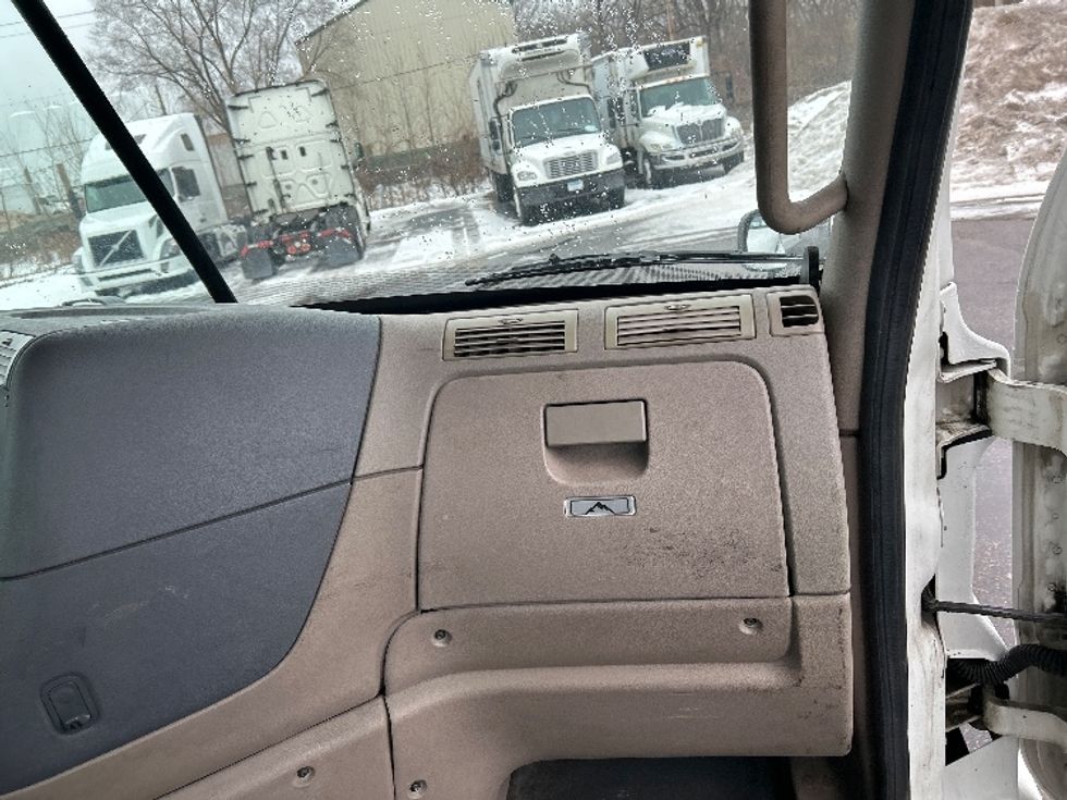 Day Cab Tractor-Heavy Duty Tractors-Freightliner-2013-Cascadia 11364ST-Roseville-MN-505,179\n\t\tmiles-$ 11,750 - Image 13