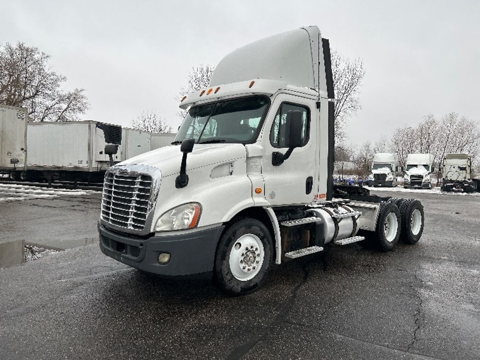 Day Cab Tractor-Heavy Duty Tractors-Freightliner-2013-Cascadia 11364ST-Roseville-MN-505,179\n\t\tmiles-$ 11,750 - Image 3