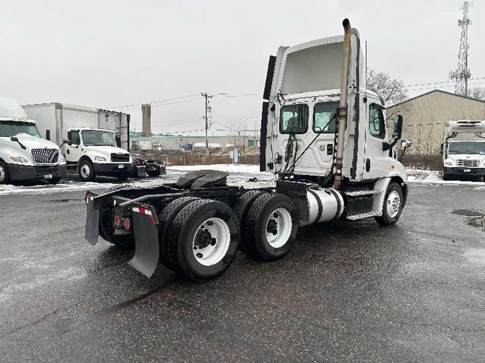 Day Cab Tractor-Heavy Duty Tractors-Freightliner-2013-Cascadia 11364ST-Roseville-MN-505,179\n\t\tmiles-$ 11,750 - Image 7