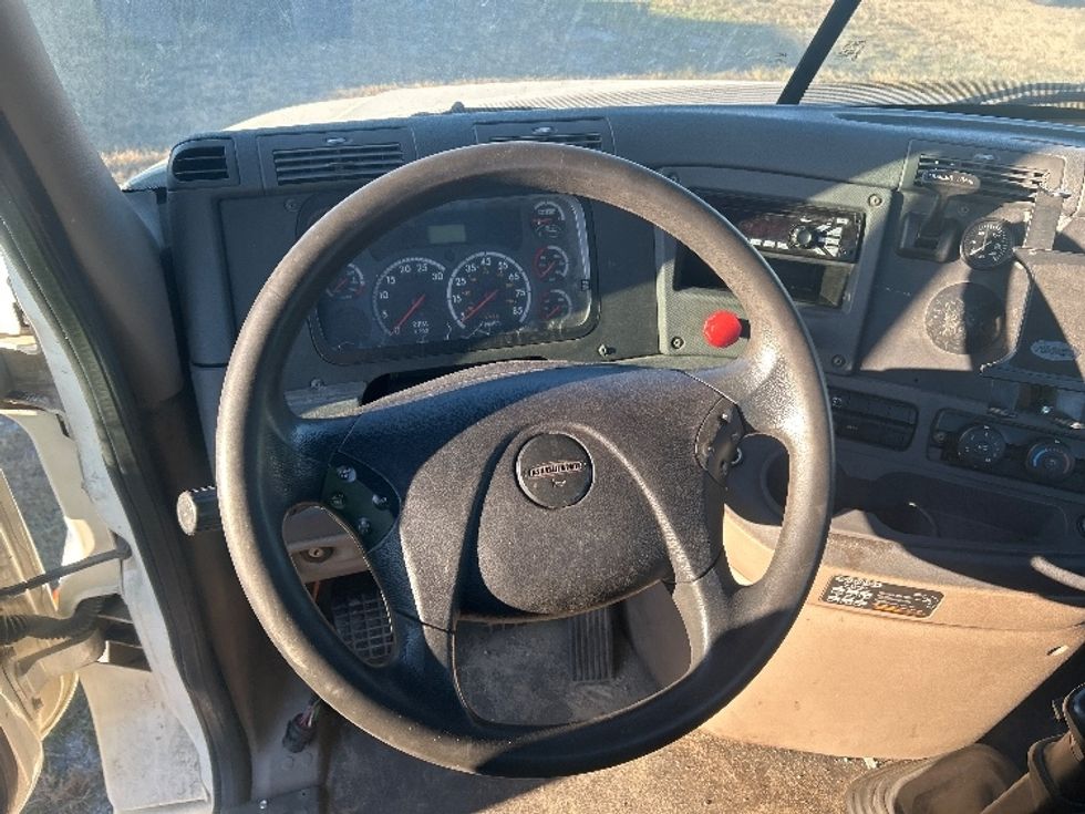 Day Cab Tractor-Heavy Duty Tractors-Freightliner-2013-Cascadia 12564ST-Garden City-GA-435,478\n\t\tmiles-$ 13,000 - Image 11