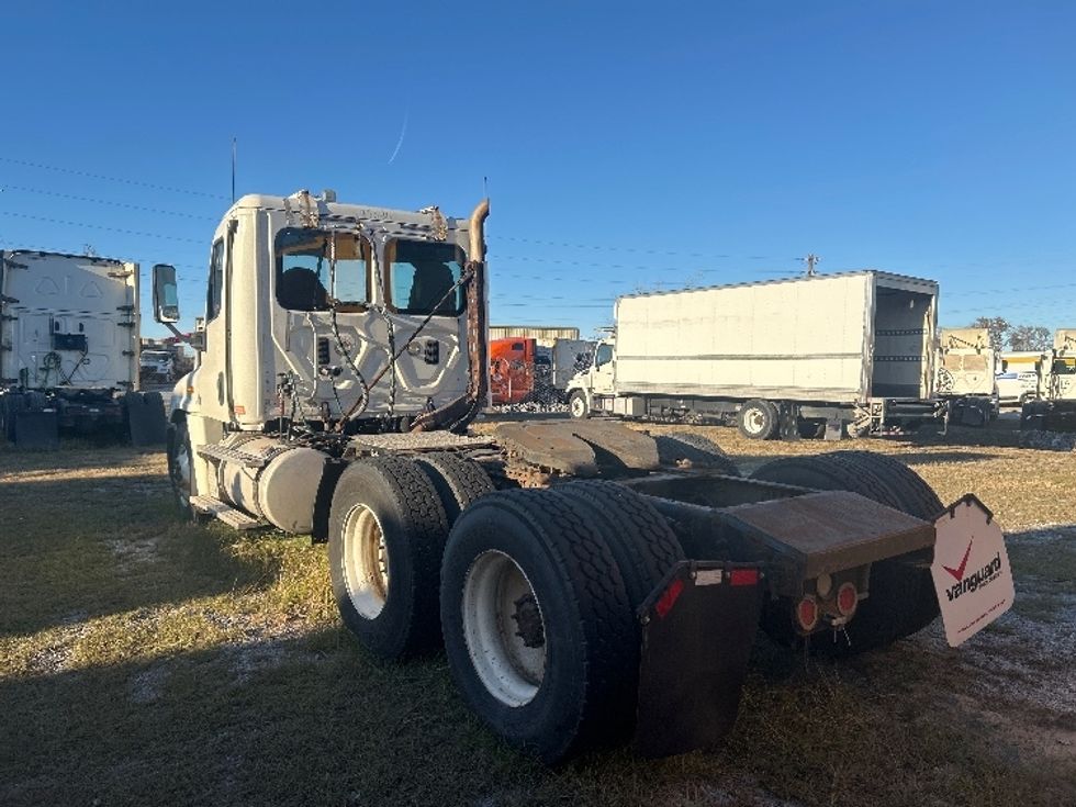 Day Cab Tractor-Heavy Duty Tractors-Freightliner-2013-Cascadia 12564ST-Garden City-GA-435,478\n\t\tmiles-$ 13,000 - Image 5