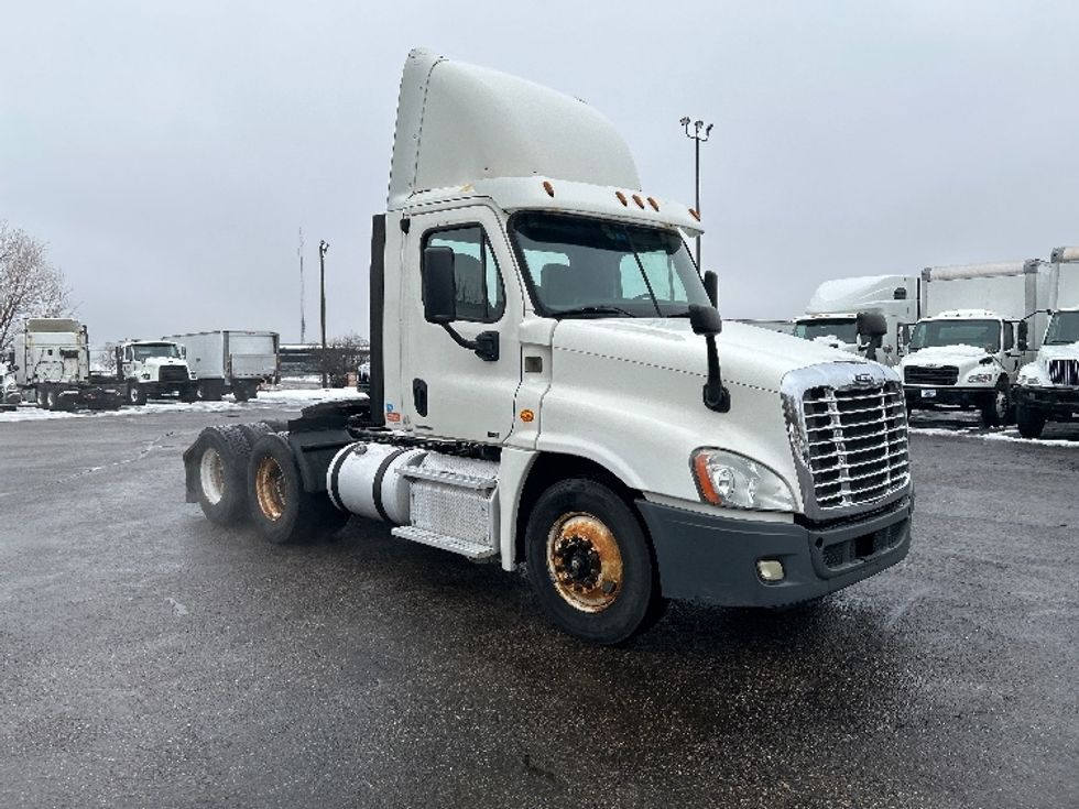 Day Cab Tractor-Heavy Duty Tractors-Freightliner-2013-Cascadia 12564ST-Roseville-MN-440,397\n\t\tmiles-$ 13,000 - Image 1