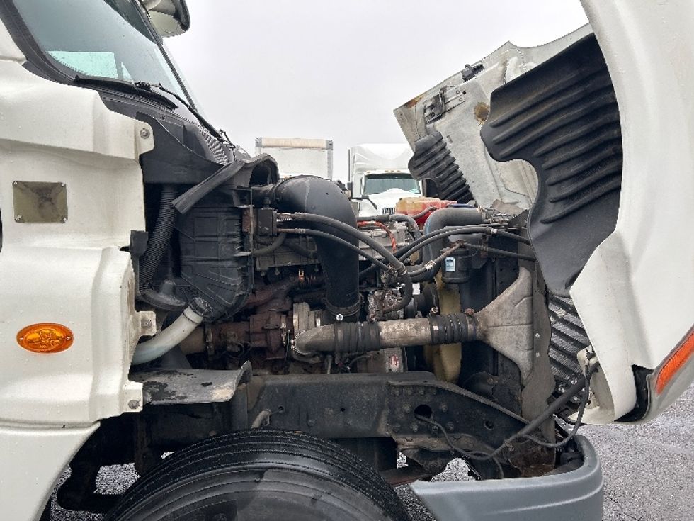 Day Cab Tractor-Heavy Duty Tractors-Freightliner-2013-Cascadia 12564ST-Roseville-MN-440,397\n\t\tmiles-$ 13,000 - Image 15