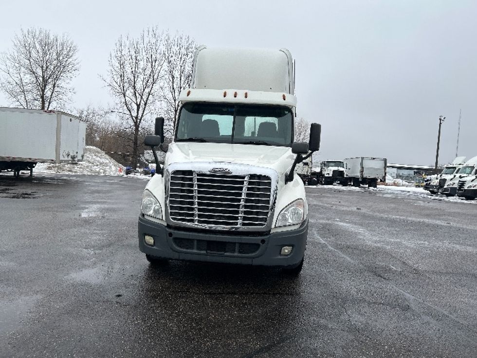 Day Cab Tractor-Heavy Duty Tractors-Freightliner-2013-Cascadia 12564ST-Roseville-MN-440,397\n\t\tmiles-$ 13,000 - Image 2