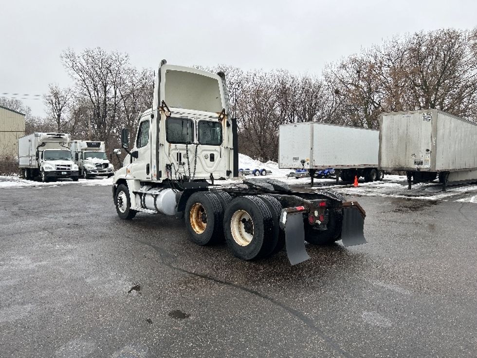 Day Cab Tractor-Heavy Duty Tractors-Freightliner-2013-Cascadia 12564ST-Roseville-MN-440,397\n\t\tmiles-$ 13,000 - Image 5