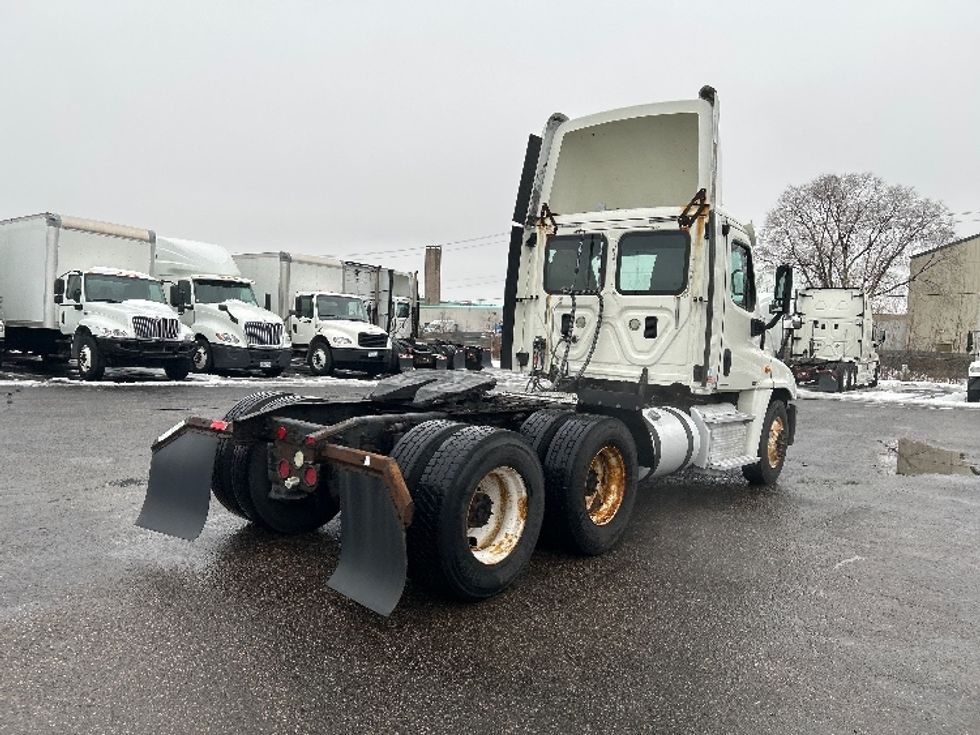 Day Cab Tractor-Heavy Duty Tractors-Freightliner-2013-Cascadia 12564ST-Roseville-MN-440,397\n\t\tmiles-$ 13,000 - Image 7