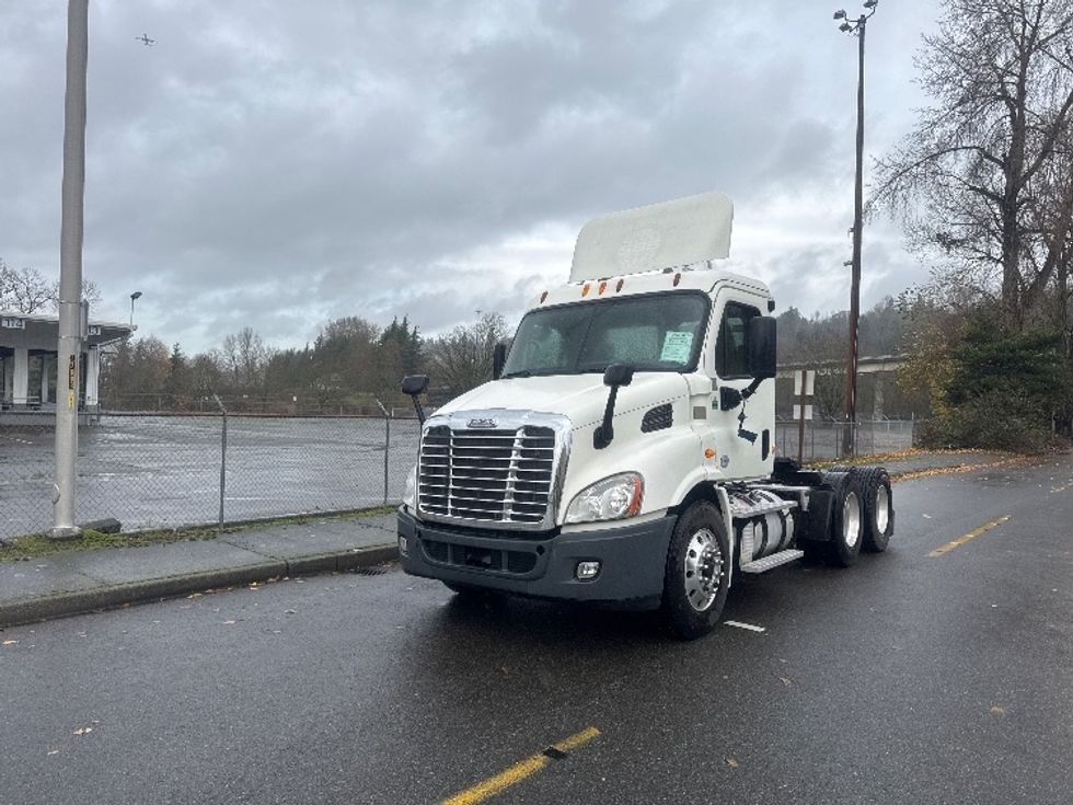Day Cab Tractor-Heavy Duty Tractors-Freightliner-2013-Cascadia 12564ST-Tukwila-WA-326,677\n\t\tmiles-$ 13,000 - Image 3