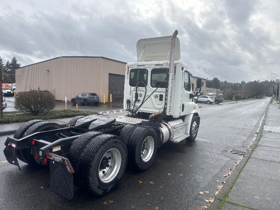 Day Cab Tractor-Heavy Duty Tractors-Freightliner-2013-Cascadia 12564ST-Tukwila-WA-326,677\n\t\tmiles-$ 13,000 - Image 7