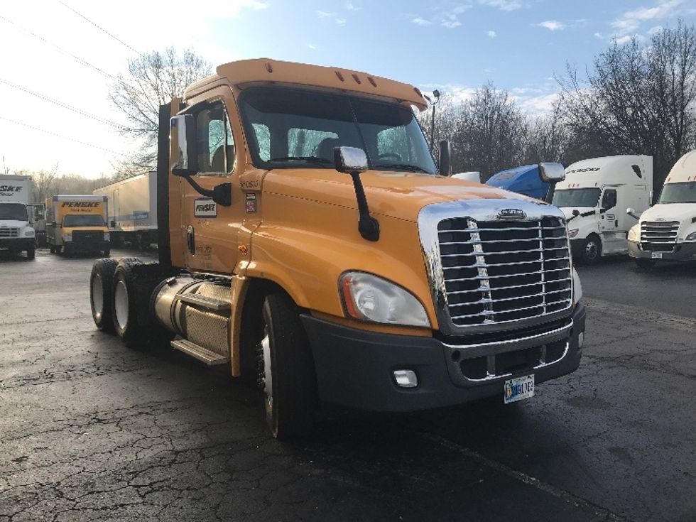 Day Cab Tractor-Heavy Duty Tractors-Freightliner-2014-Cascadia 12564ST-Goldsboro-NC-491,145 miles-$ 51,250