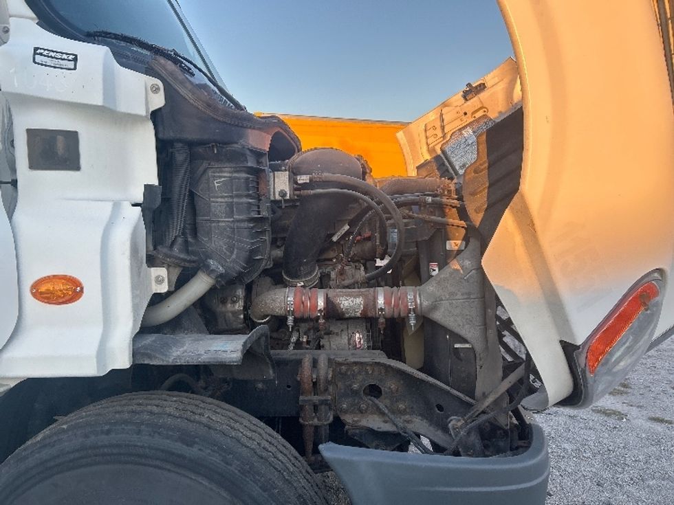 Day Cab Tractor-Heavy Duty Tractors-Freightliner-2015-Cascadia 11364ST-Garden City-GA-324,601\n\t\tmiles-$ 13,500 - Image 15