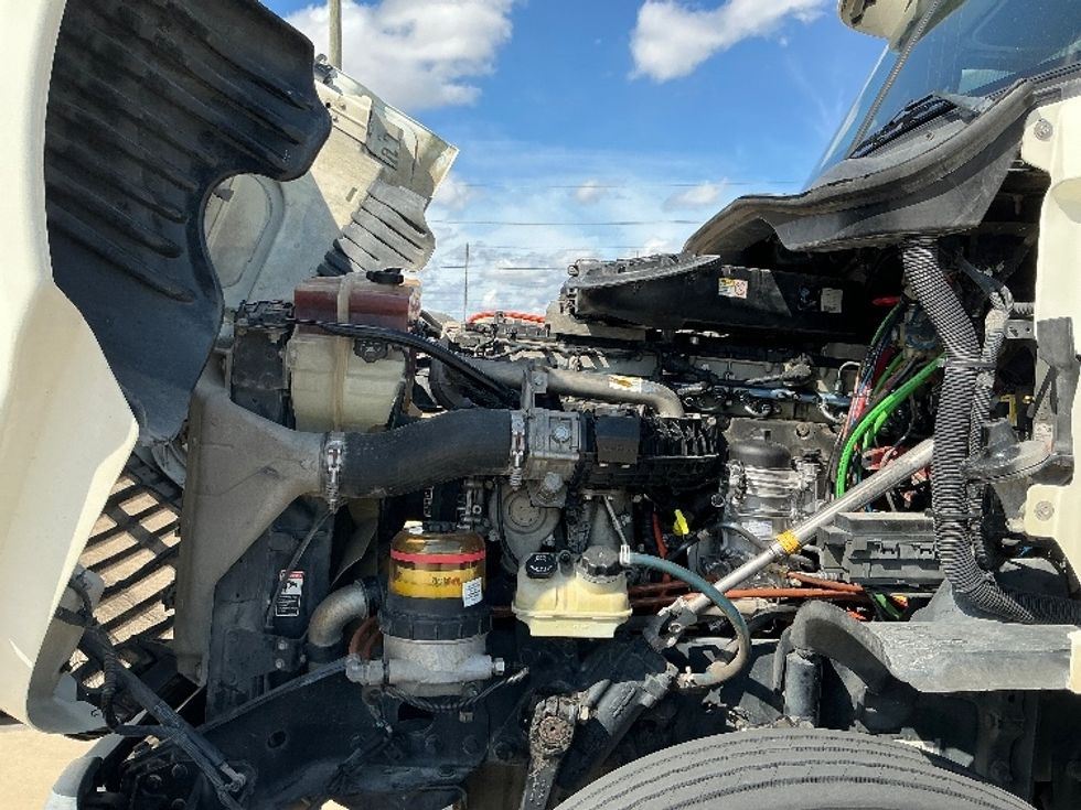 Day Cab Tractor-Heavy Duty Tractors-Freightliner-2015-Cascadia 12564ST-Dallas-TX-416,085\n\t\tmiles-$ 34,500 - Image 16