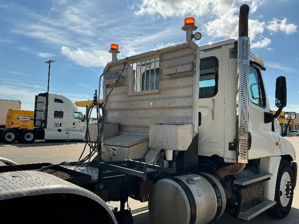 Day Cab Tractor-Heavy Duty Tractors-Freightliner-2015-Cascadia 12564ST-Dallas-TX-416,085\n\t\tmiles-$ 34,500 - Image 18