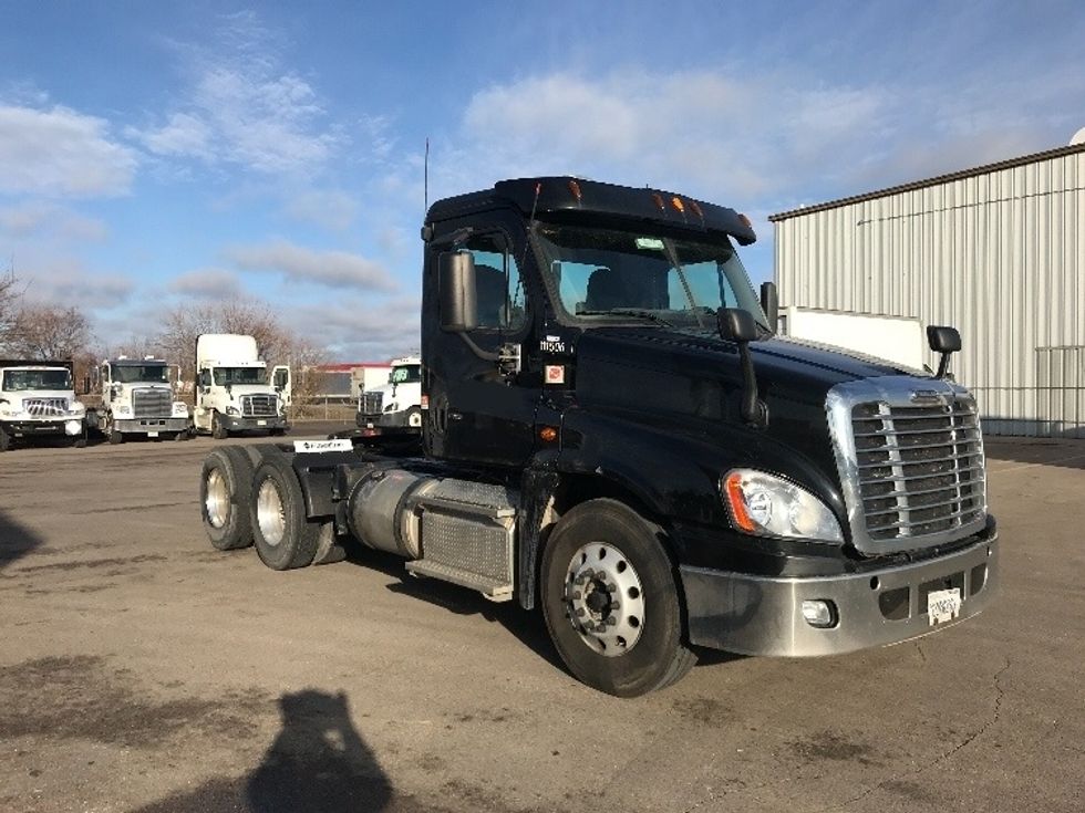 Day Cab Tractor-Heavy Duty Tractors-Freightliner-2015-Cascadia 12564ST-Des Moines-IA-654,064 miles-$ 40,000