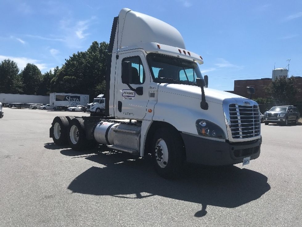 Day Cab Tractor-Heavy Duty Tractors-Freightliner-2015-Cascadia 12564ST-Greensboro-NC-247,026 miles-$ 64,500