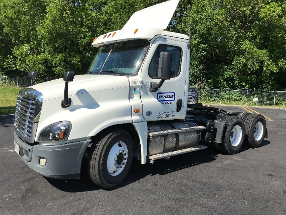 Day Cab Tractor-Heavy Duty Tractors-Freightliner-2015-Cascadia 12564ST-Tampa-FL-548,780 miles-$ 54,000