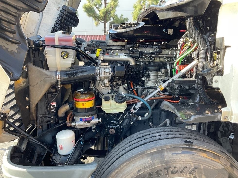 Day Cab Tractor-Heavy Duty Tractors-Freightliner-2015-Cascadia 12564ST-Torrance-CA-363,254\n\t\tmiles-$ 35,000 - Image 14