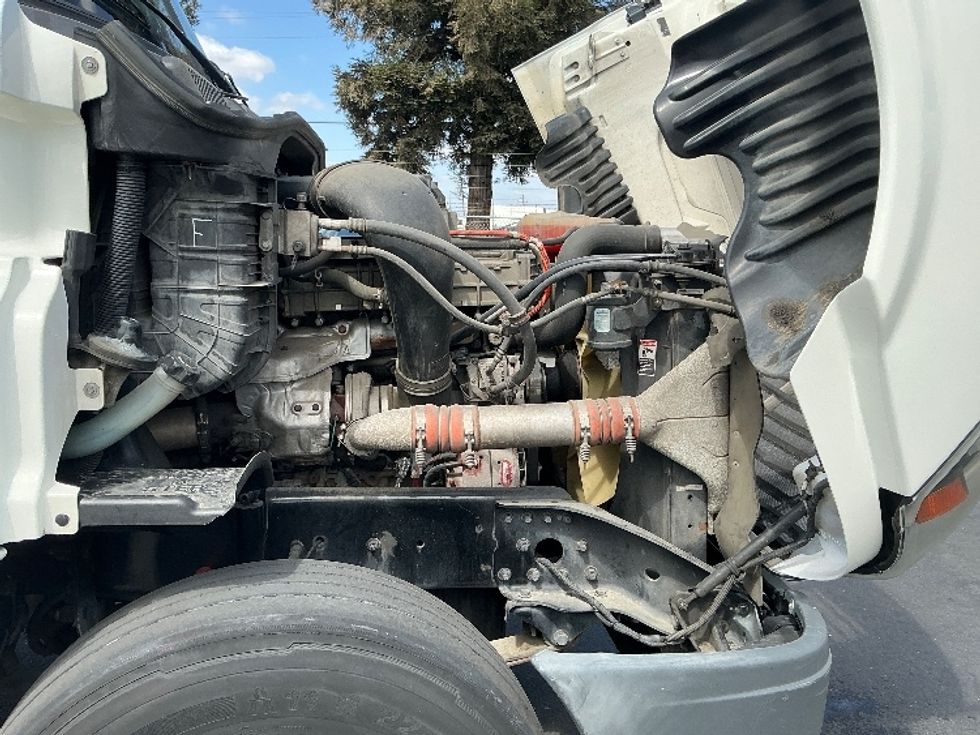 Day Cab Tractor-Heavy Duty Tractors-Freightliner-2015-Cascadia 12564ST-West Sacramento-CA-405,030\n\t\tmiles-$ 27,500 - Image 15