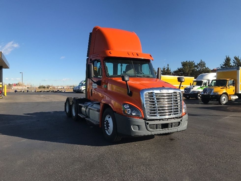 Day Cab Tractor-Heavy Duty Tractors-Freightliner-2015-Cascadia 12564ST-West Valley City-UT-527,365 miles-$ 52,500