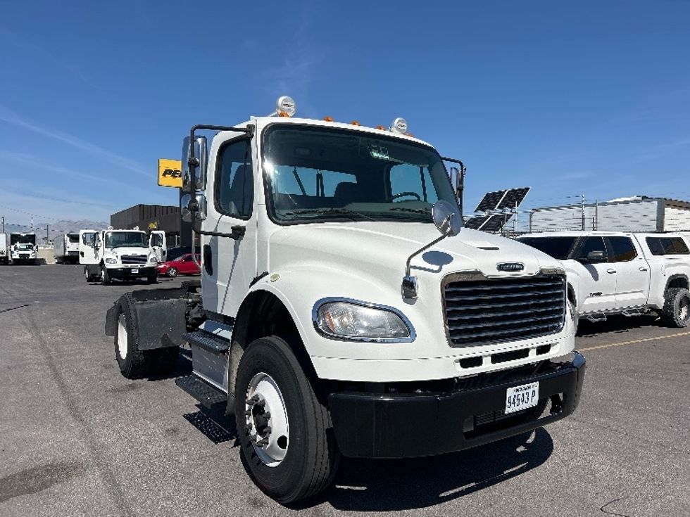 2015 Freightliner M2 Day Cab Tractor