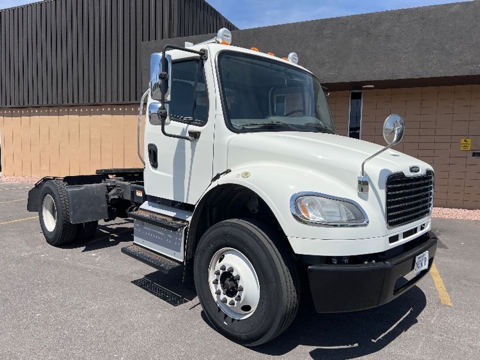 2015 Freightliner M2 Day Cab Tractor