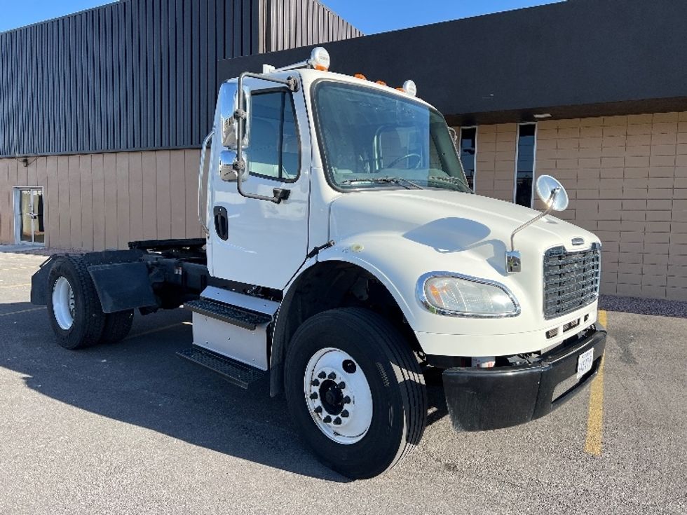 2015 Freightliner M2 Day Cab Tractor